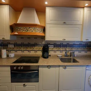 Pueblo Muy Cerca De La Playa Ideal Surfistas Y Familias. Apartamento Sopelana